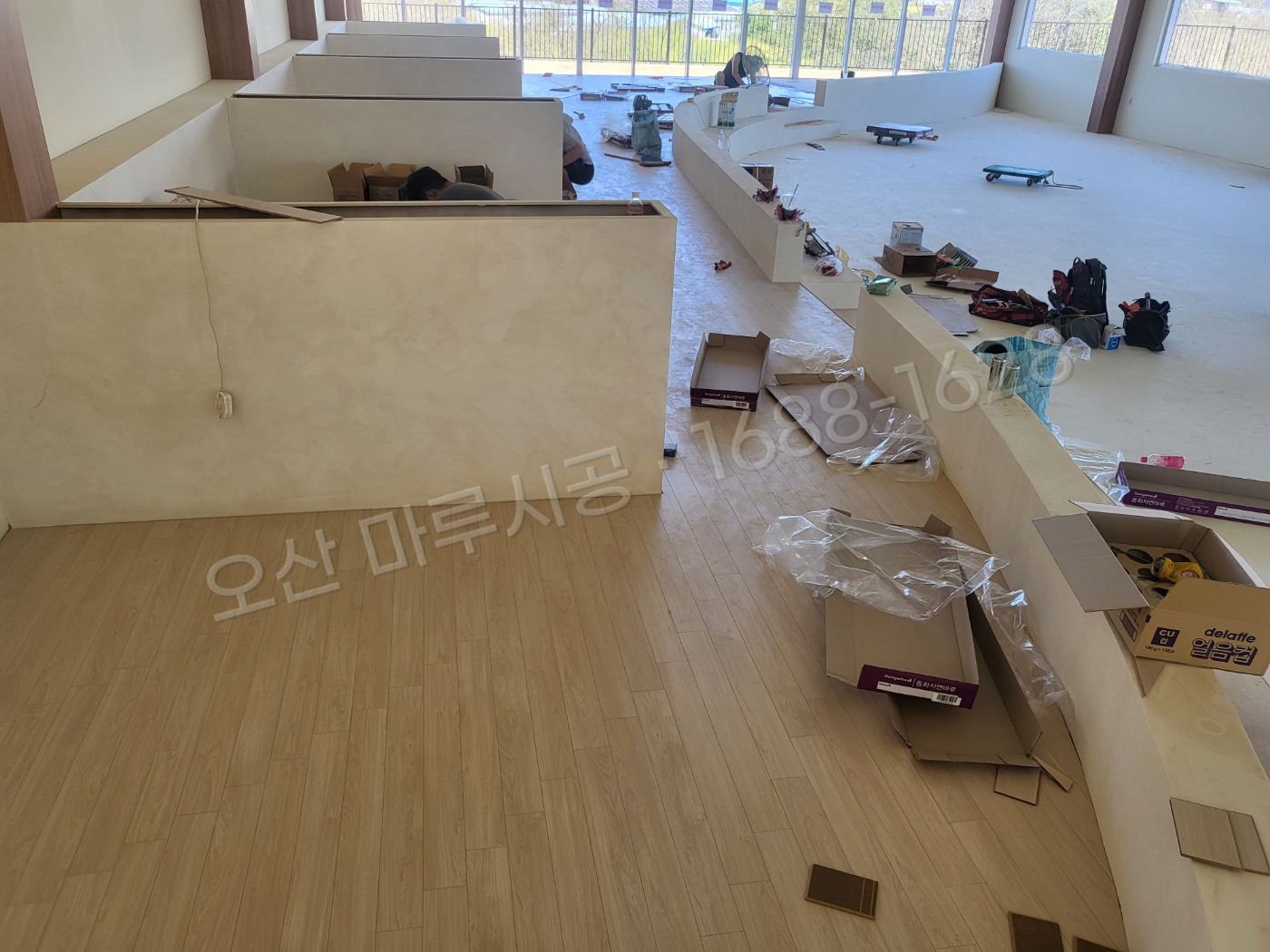 탑동 바닥공사 마루시공업체 시공 중